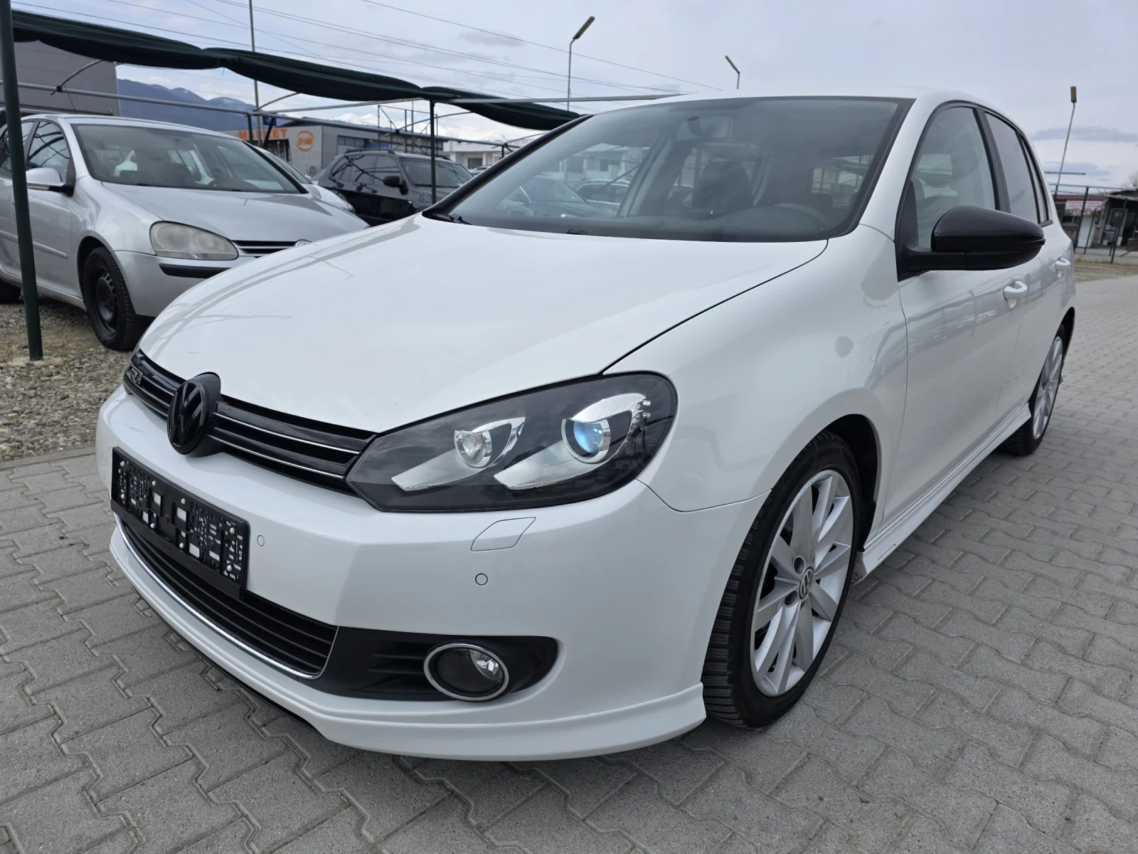 VW Golf 1.6TDi, снимка 3 - Автомобили и джипове - 53915213