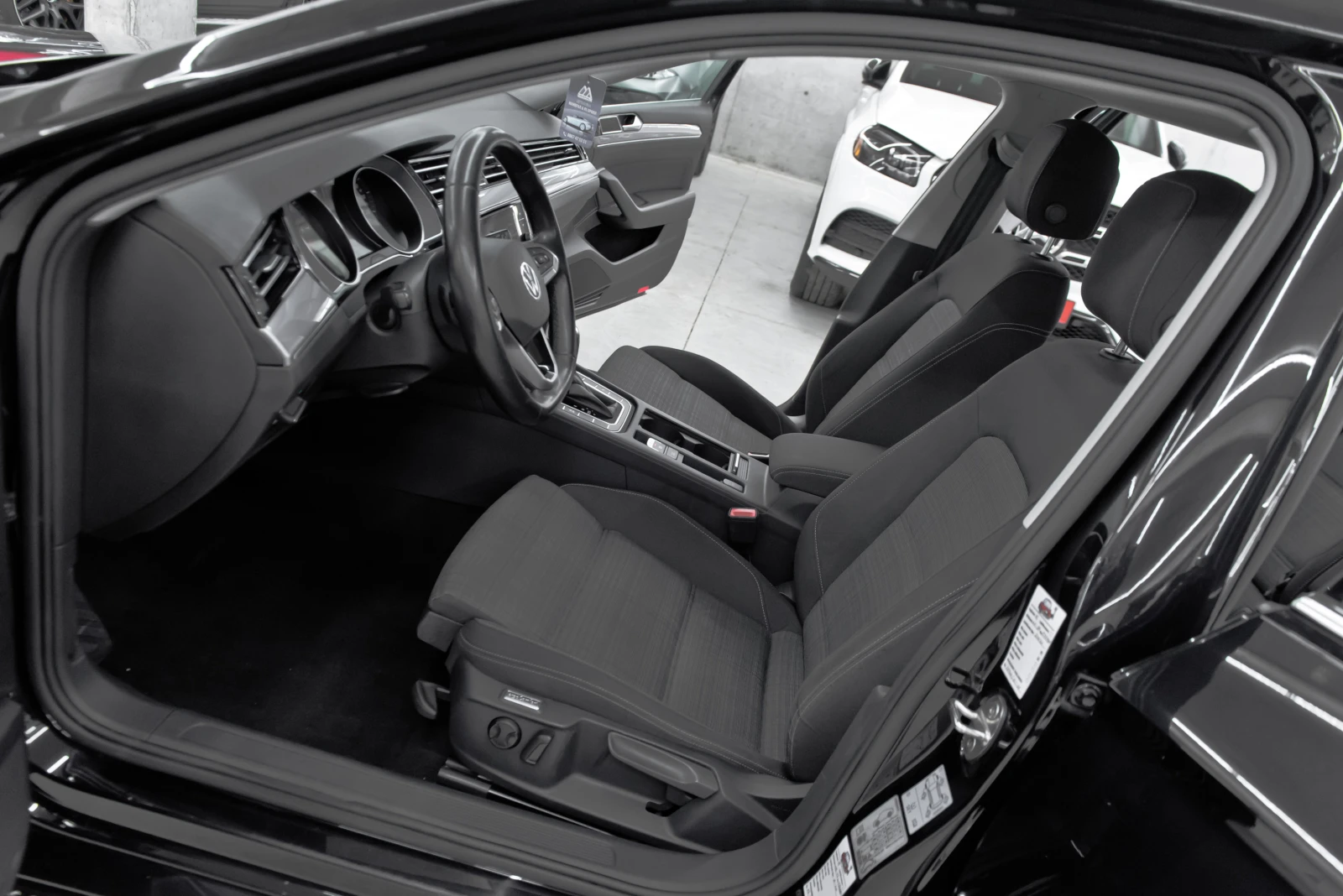 VW Passat 2.0TDI* 2021* DSG* Distronic* , снимка 12 - Автомобили и джипове - 54360377