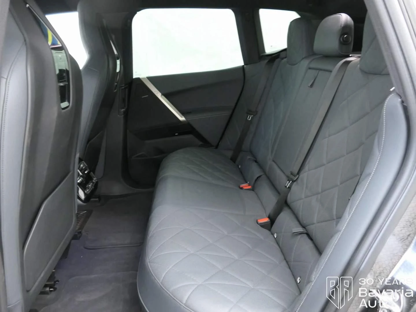 BMW iX 50 xDrive Edition Sport, снимка 8 - Автомобили и джипове - 54570763