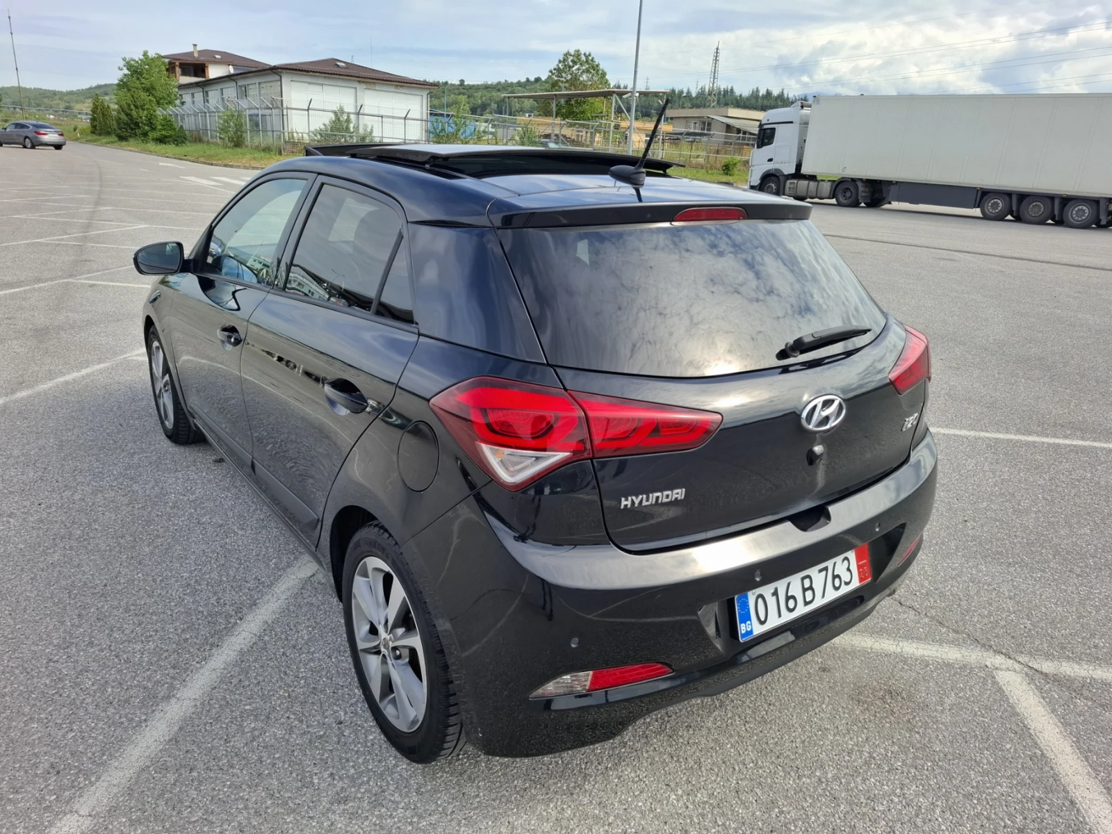 Hyundai I20 PANORAMA* CAMERA* NAVI* LED, снимка 2 - Автомобили и джипове - 54606871
