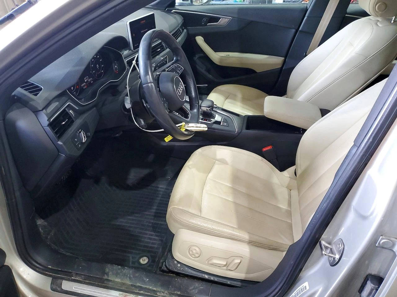 Audi A4 2.0l Premium Plus, снимка 7 - Автомобили и джипове - 54705929