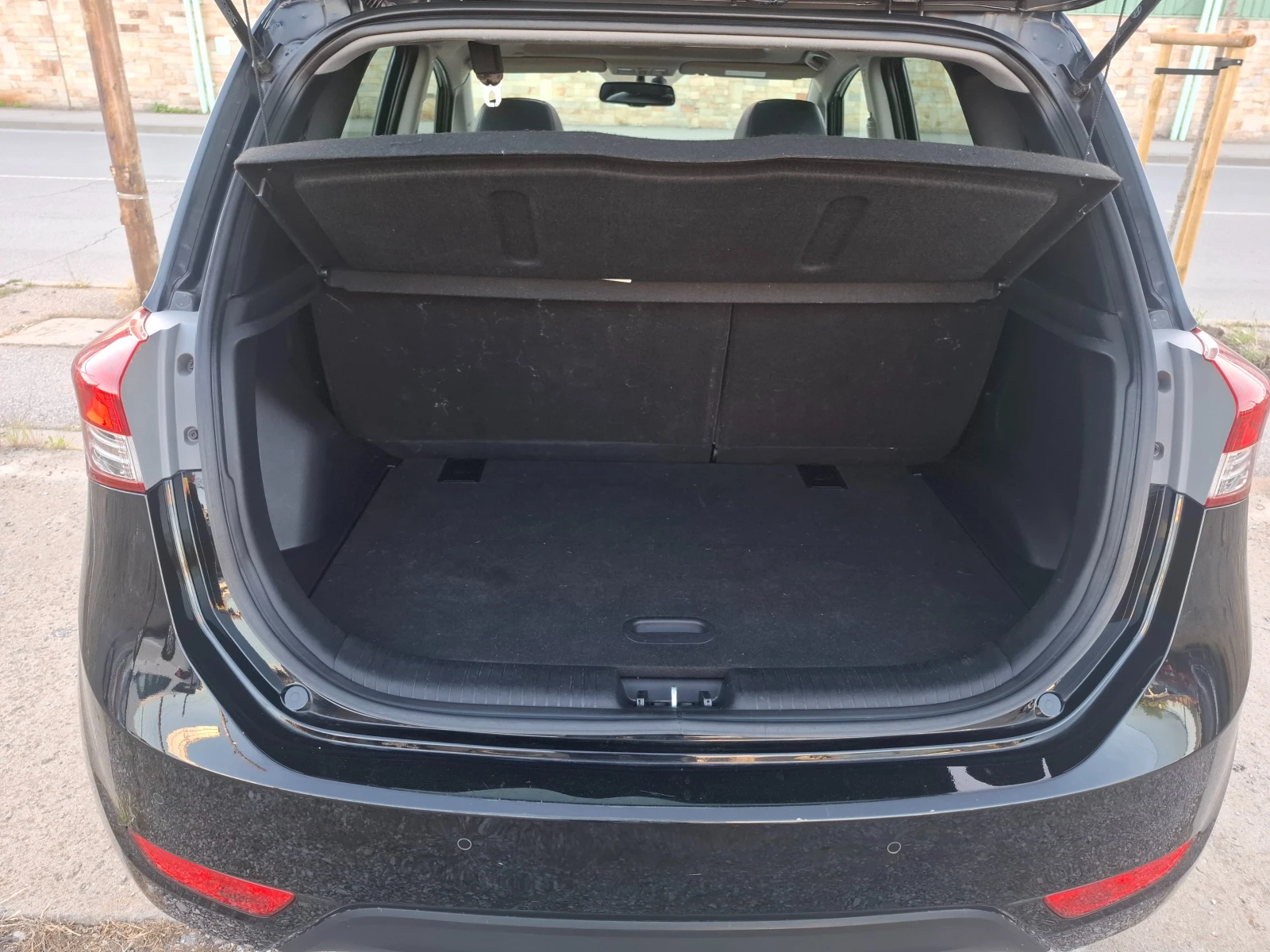 Hyundai Ix20 1.6i 125ps AUTOMAT / NAVI / PANORAMA , снимка 15 - Автомобили и джипове - 54714833