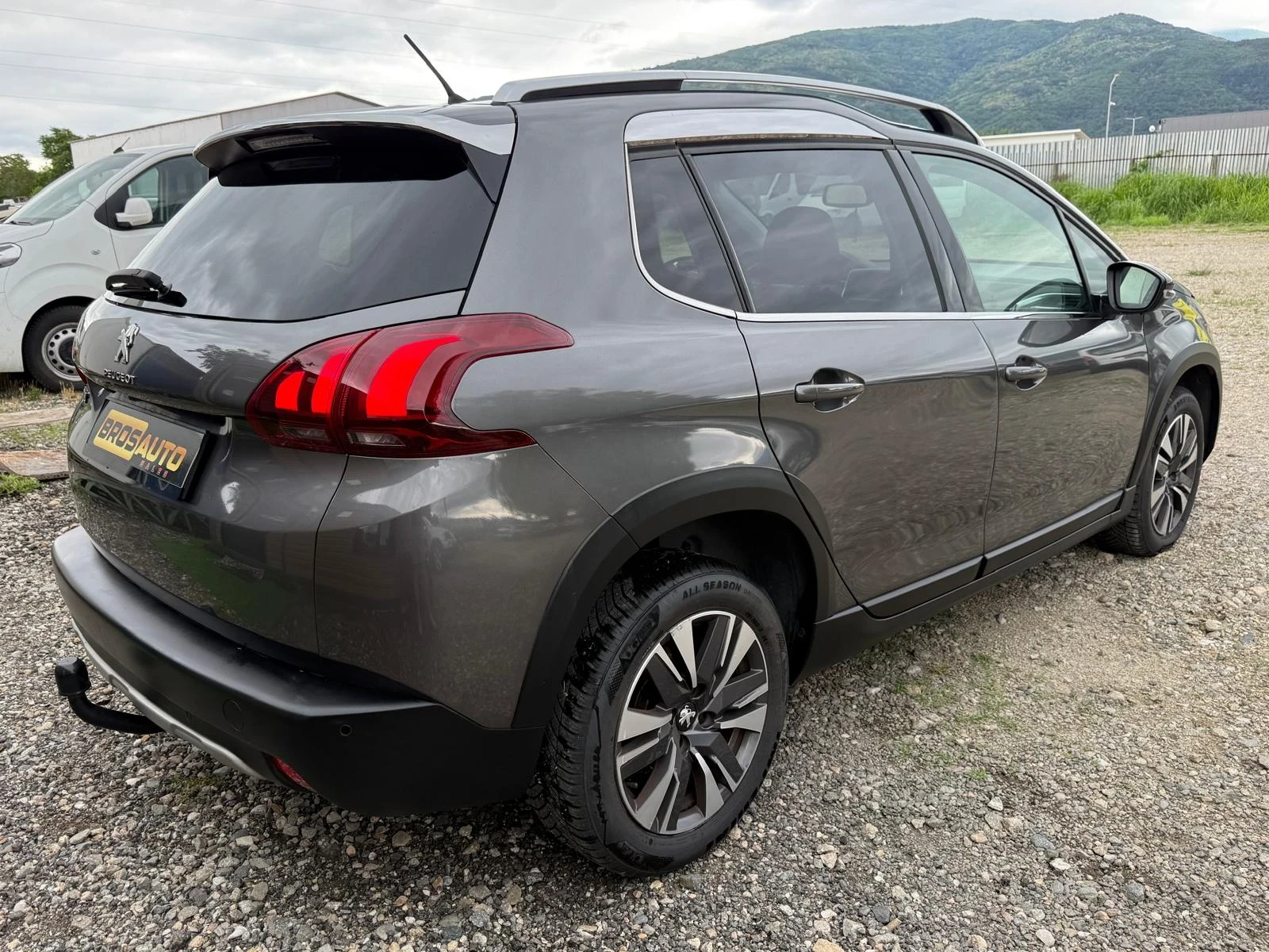 Peugeot 2008 1.5 HDI/ Allure/Panorama , снимка 5 - Автомобили и джипове - 54885499