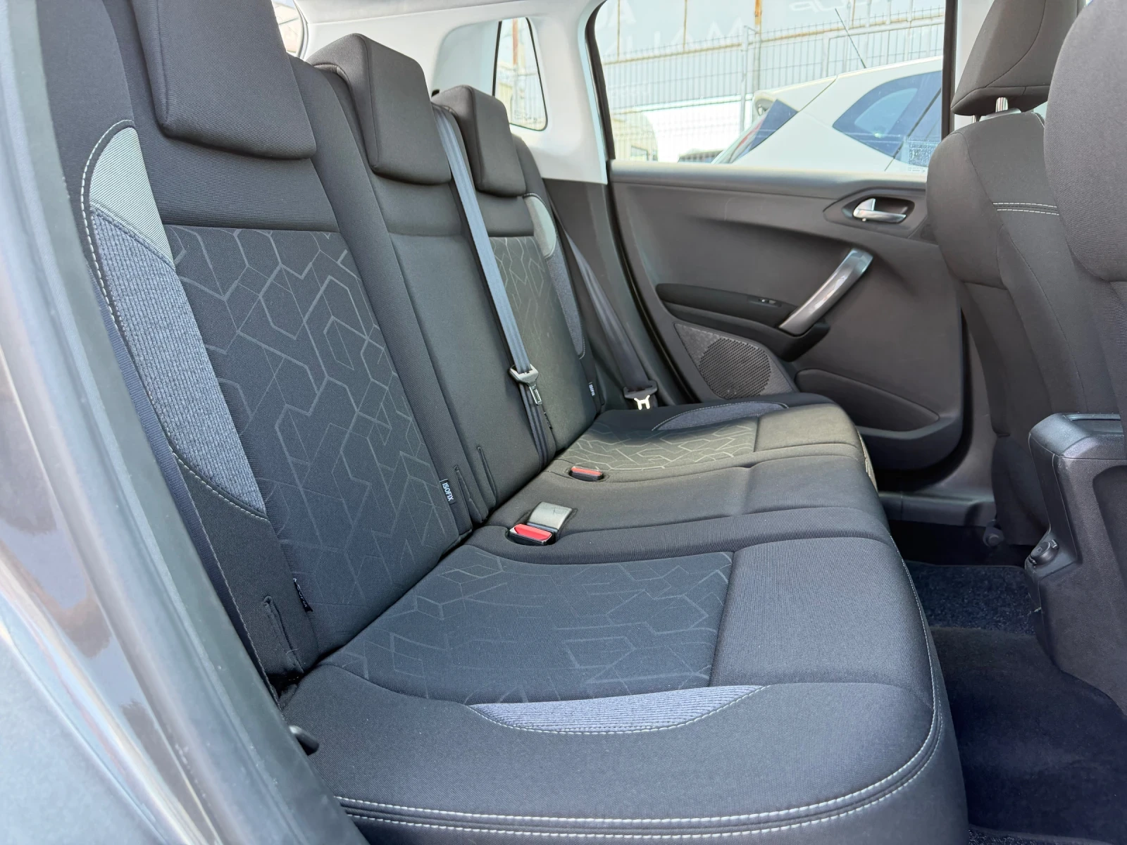 Peugeot 2008 Евро6, 1.6hdi, 100k.c, фейс, ТОП ТОП ТОП, снимка 10 - Автомобили и джипове - 55054762