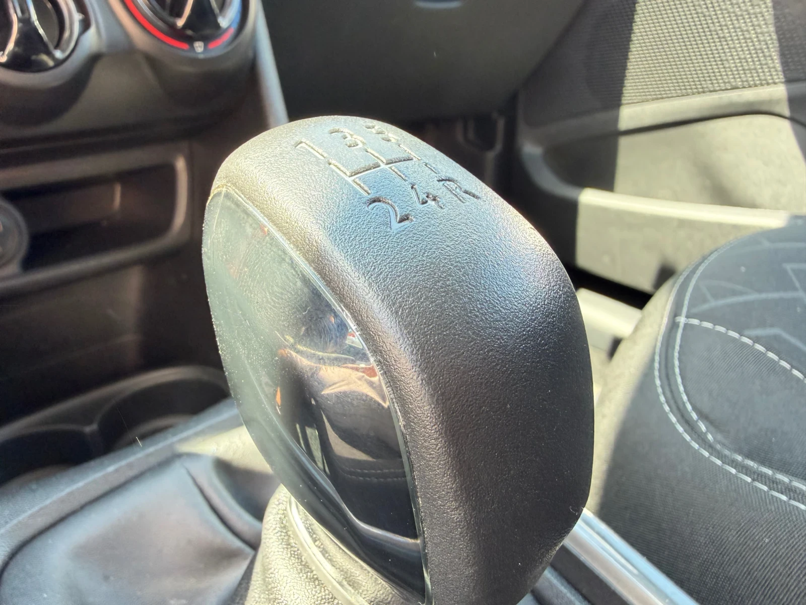 Peugeot 2008 Евро6, 1.6hdi, 100k.c, фейс, ТОП ТОП ТОП, снимка 11 - Автомобили и джипове - 55054762