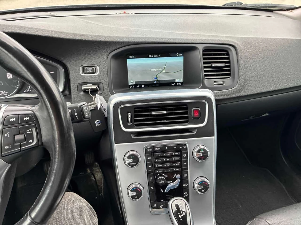 Volvo V60 Cross Country * T5 * CARFAX * БЕЗ ПЪРВОНАЧАЛНА ВНОСКА, снимка 9 - Автомобили и джипове - 55470693