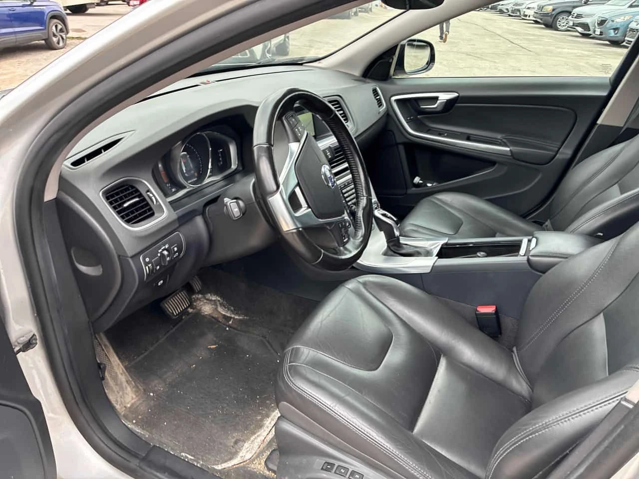 Volvo V60 Cross Country * T5 * CARFAX * БЕЗ ПЪРВОНАЧАЛНА ВНОСКА, снимка 5 - Автомобили и джипове - 55470693