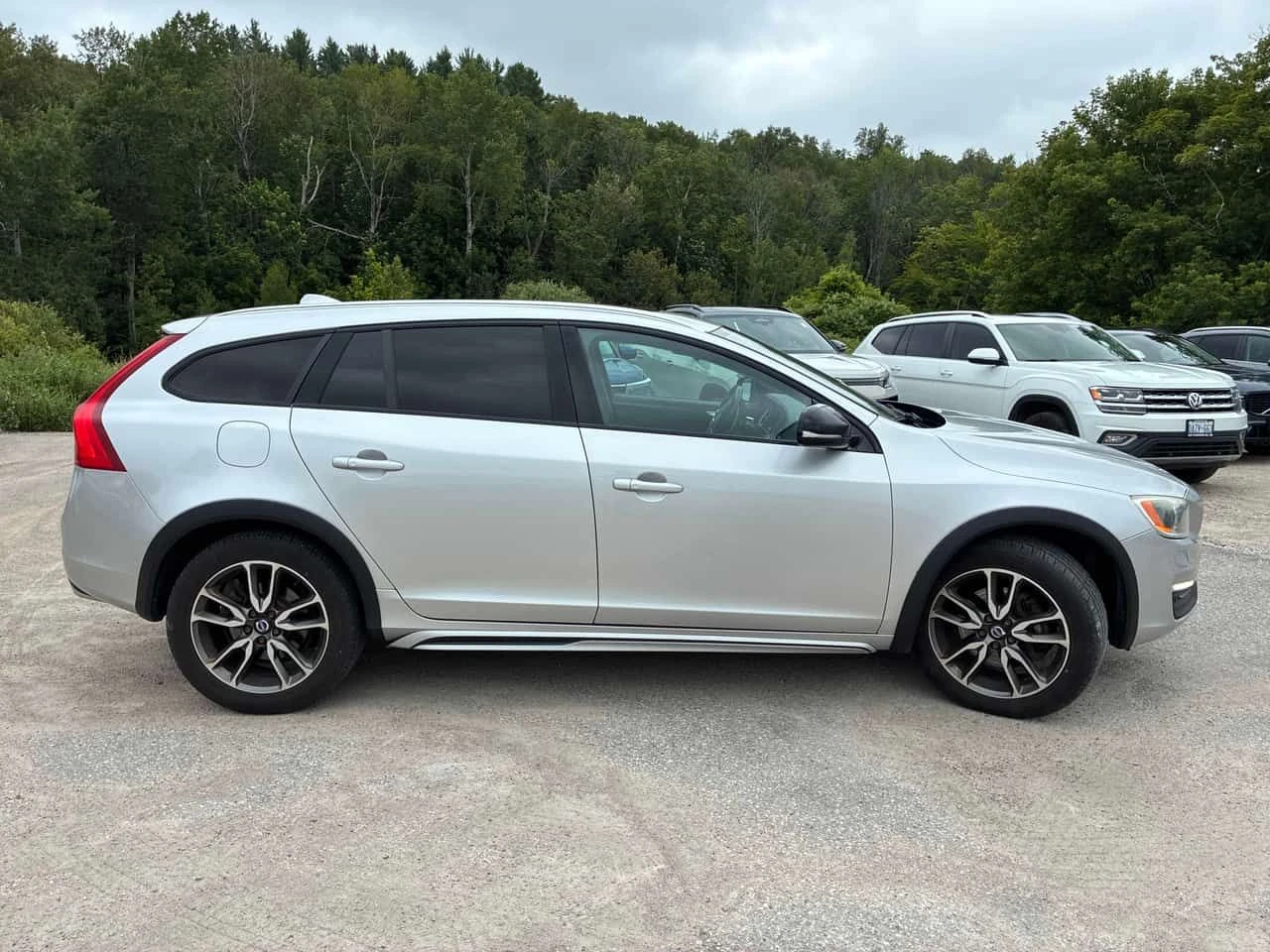 Volvo V60 Cross Country * T5 * CARFAX * БЕЗ ПЪРВОНАЧАЛНА ВНОСКА, снимка 3 - Автомобили и джипове - 55470693