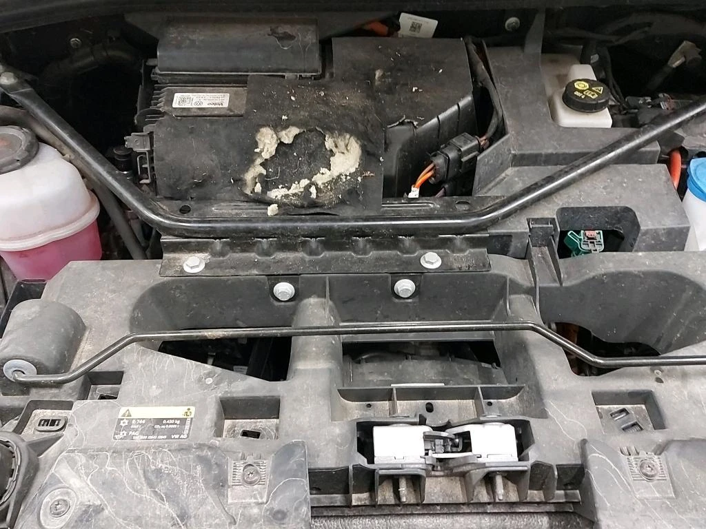 VW ID.4 Pro Performance 77KW Leather LED Navi Heat Pump , снимка 3 - Автомобили и джипове - 56270975