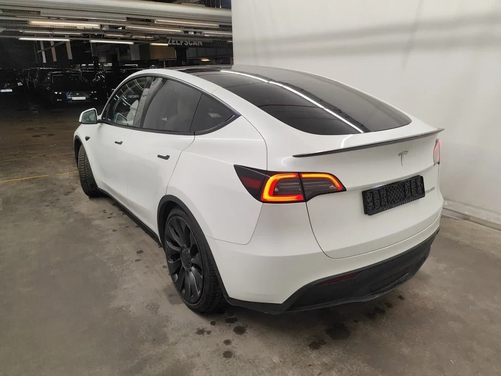 Tesla Model Y Performance Dual Motor LED Leather Navi, снимка 4 - Автомобили и джипове - 56356981