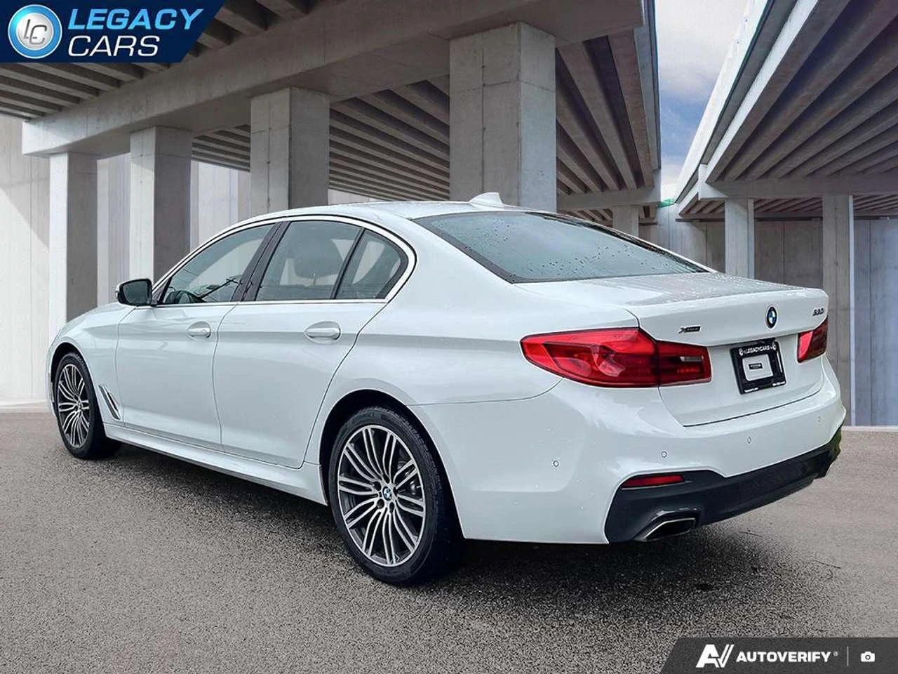 BMW 530 530I XDRIVE | NO ACCIDENTS | PANO ROOF | Mobile.bg � ����������� 4