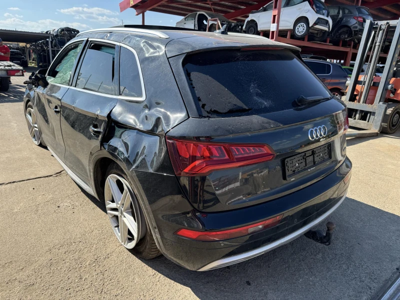 Audi Q5 2.0, снимка 5 - Автомобили и джипове - 46893235