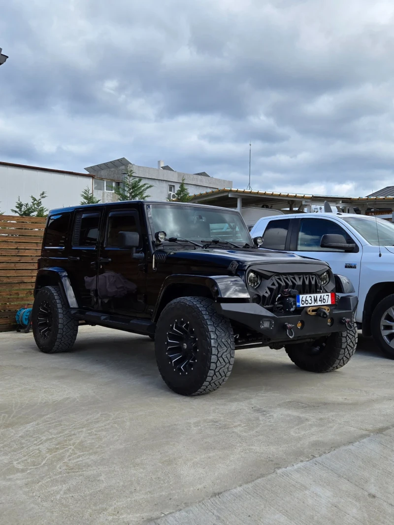 Jeep Wrangler UNLIMITED SAHARA, снимка 1 - Автомобили и джипове - 48627232