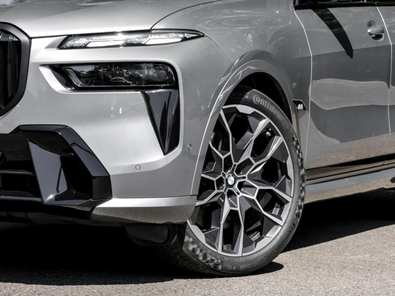 BMW X7 M60i CARBON B&W PANO HEAD UP 360 , снимка 2 - Автомобили и джипове - 51508567