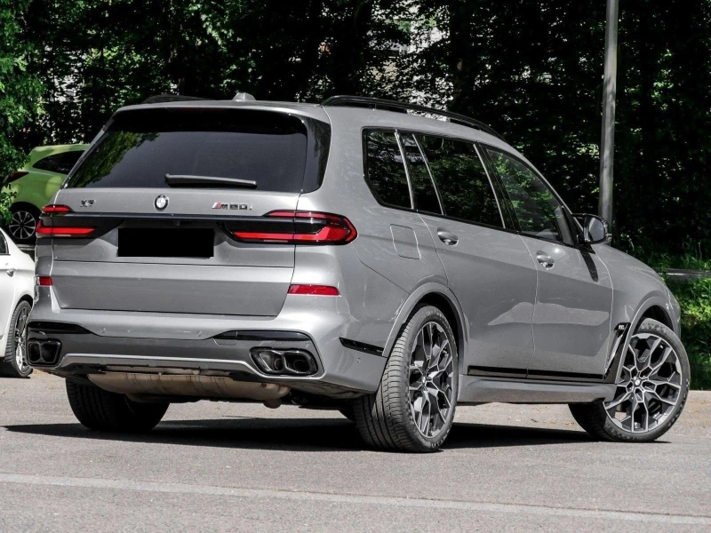 BMW X7 M60i CARBON B&W PANO HEAD UP 360 , снимка 3 - Автомобили и джипове - 51508567