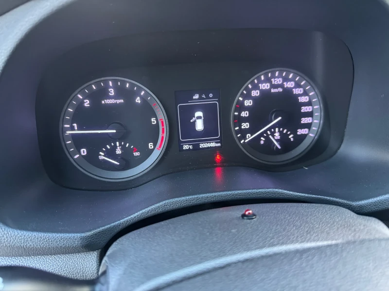 Hyundai Tucson 1.7CRDI Нави, Камера, снимка 12 - Автомобили и джипове - 52583320