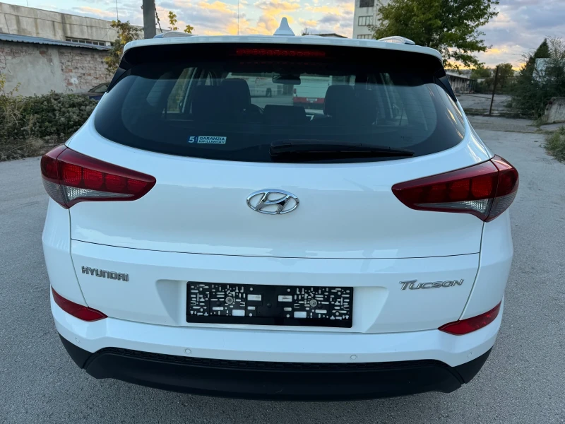 Hyundai Tucson 1.7CRDI Нави, Камера, снимка 6 - Автомобили и джипове - 52583320