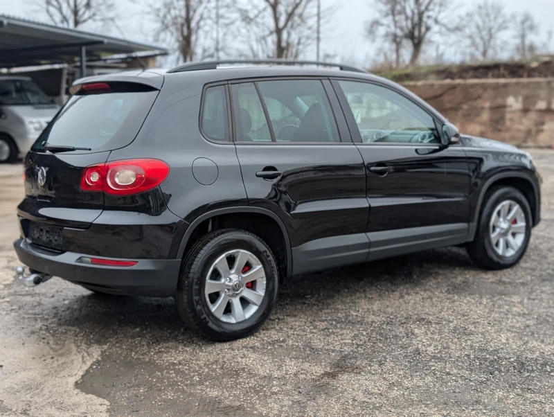 VW Tiguan 2.0 TDI 4x4, снимка 5 - Автомобили и джипове - 52512750