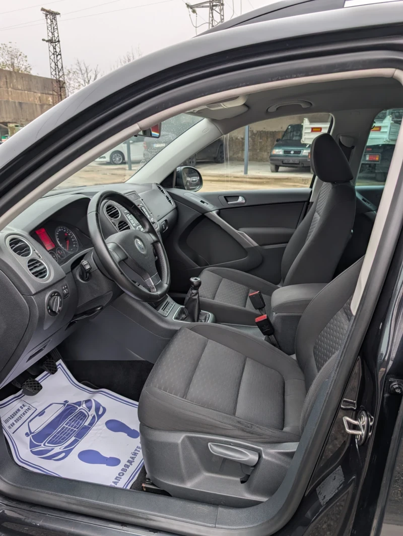 VW Tiguan 2.0 TDI 4x4, снимка 8 - Автомобили и джипове - 52512750