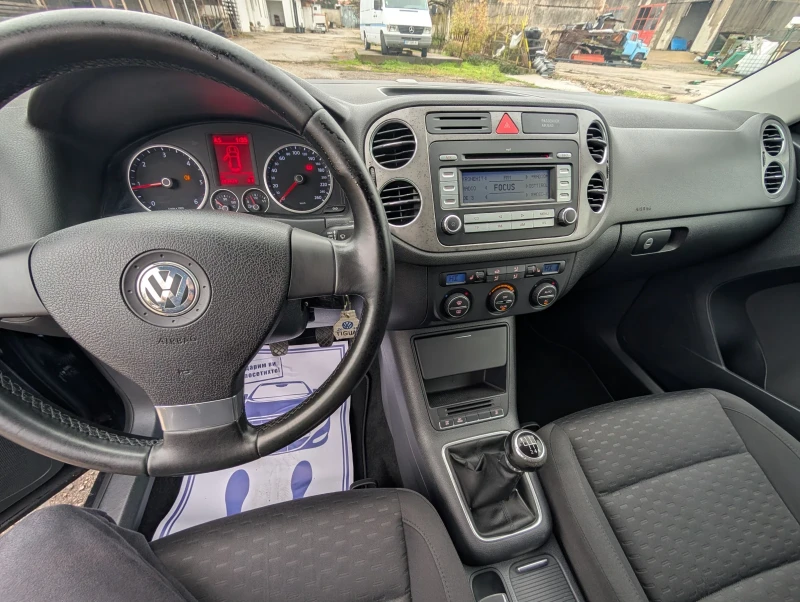 VW Tiguan 2.0 TDI 4x4, снимка 12 - Автомобили и джипове - 52512750
