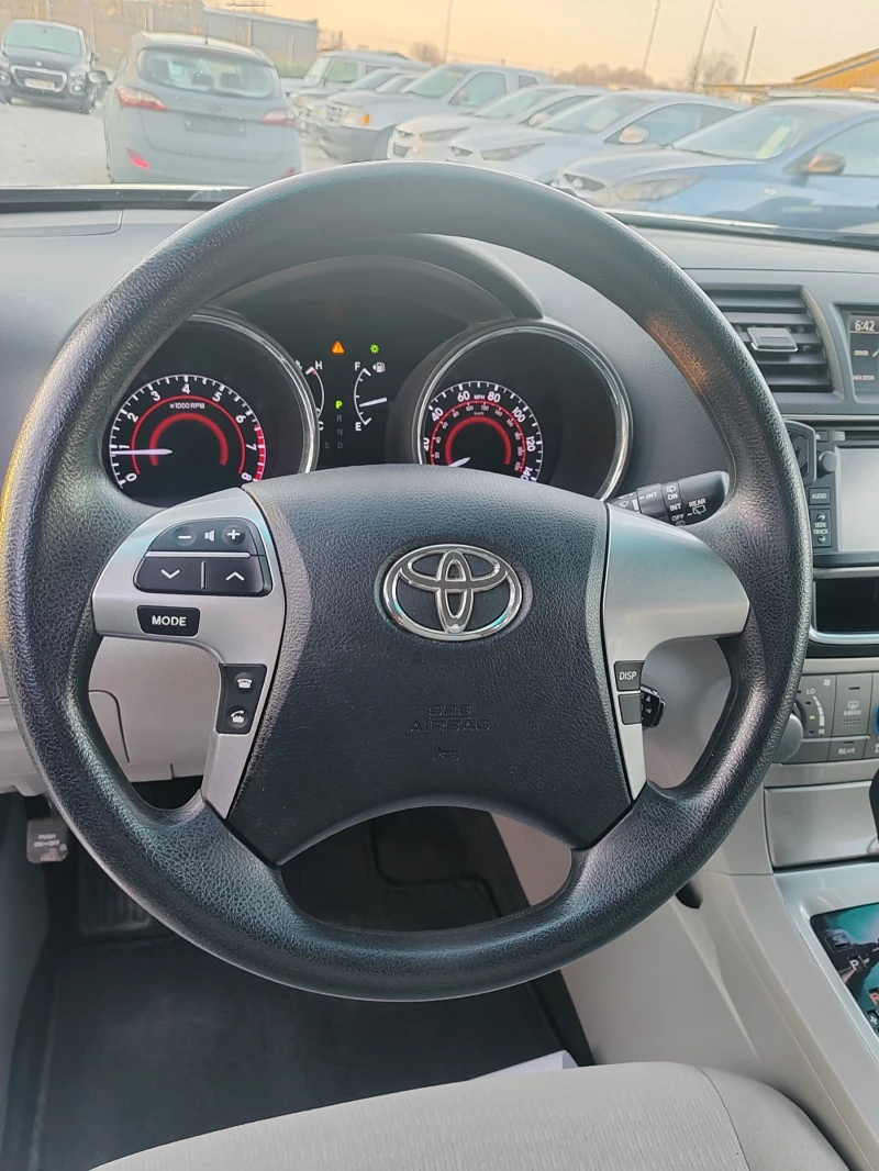 Toyota Highlander 3.5, V6, 273к.с. ТОП , снимка 15 - Автомобили и джипове - 52711831