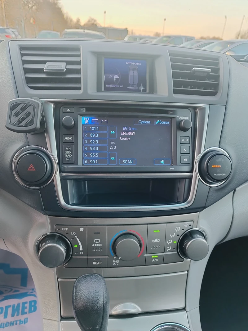 Toyota Highlander 3.5, V6, 273к.с. ТОП , снимка 12 - Автомобили и джипове - 52711831