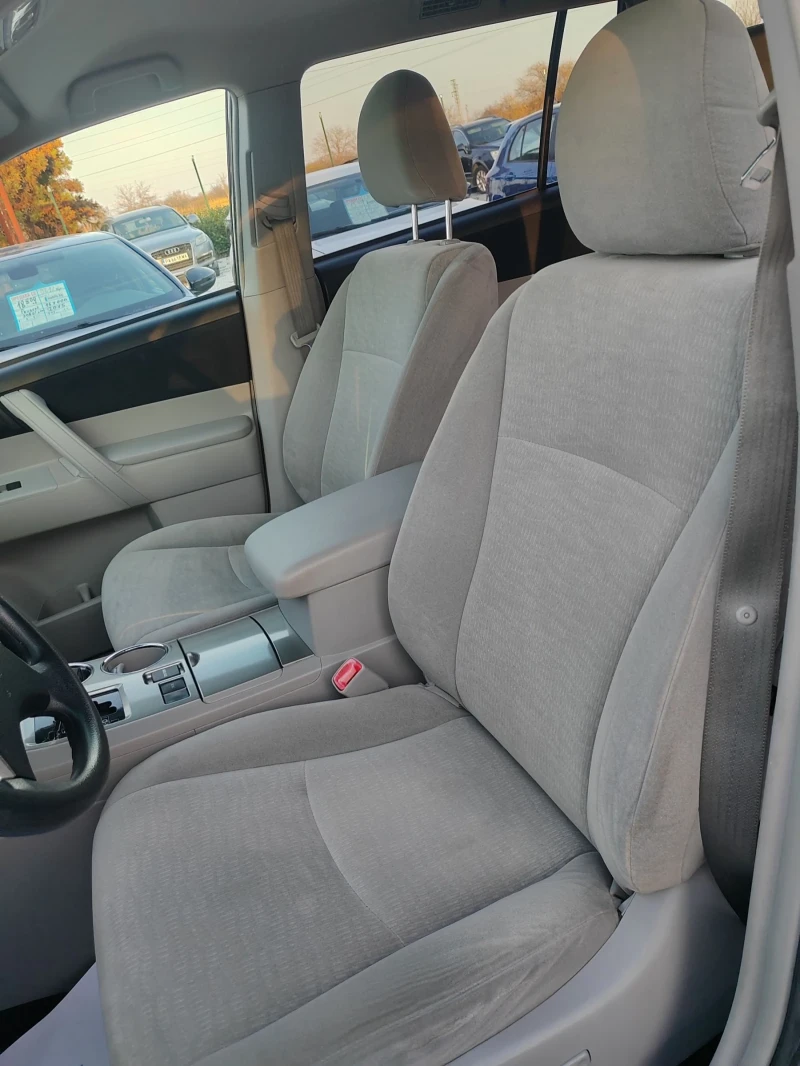 Toyota Highlander 3.5, V6, 273к.с. ТОП , снимка 9 - Автомобили и джипове - 52711831