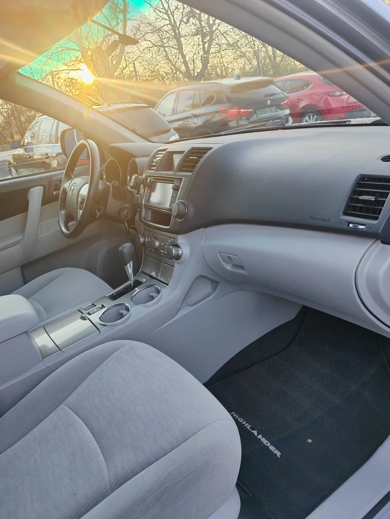 Toyota Highlander 3.5, V6, 273к.с. ТОП , снимка 17 - Автомобили и джипове - 52711831