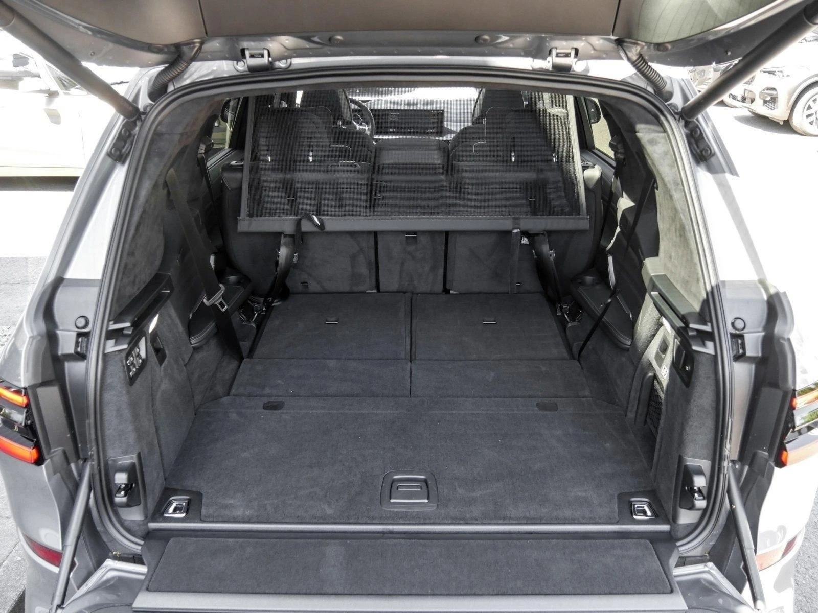 BMW X7 M60i CARBON B&W PANO HEAD UP 360  | Mobile.bg   13