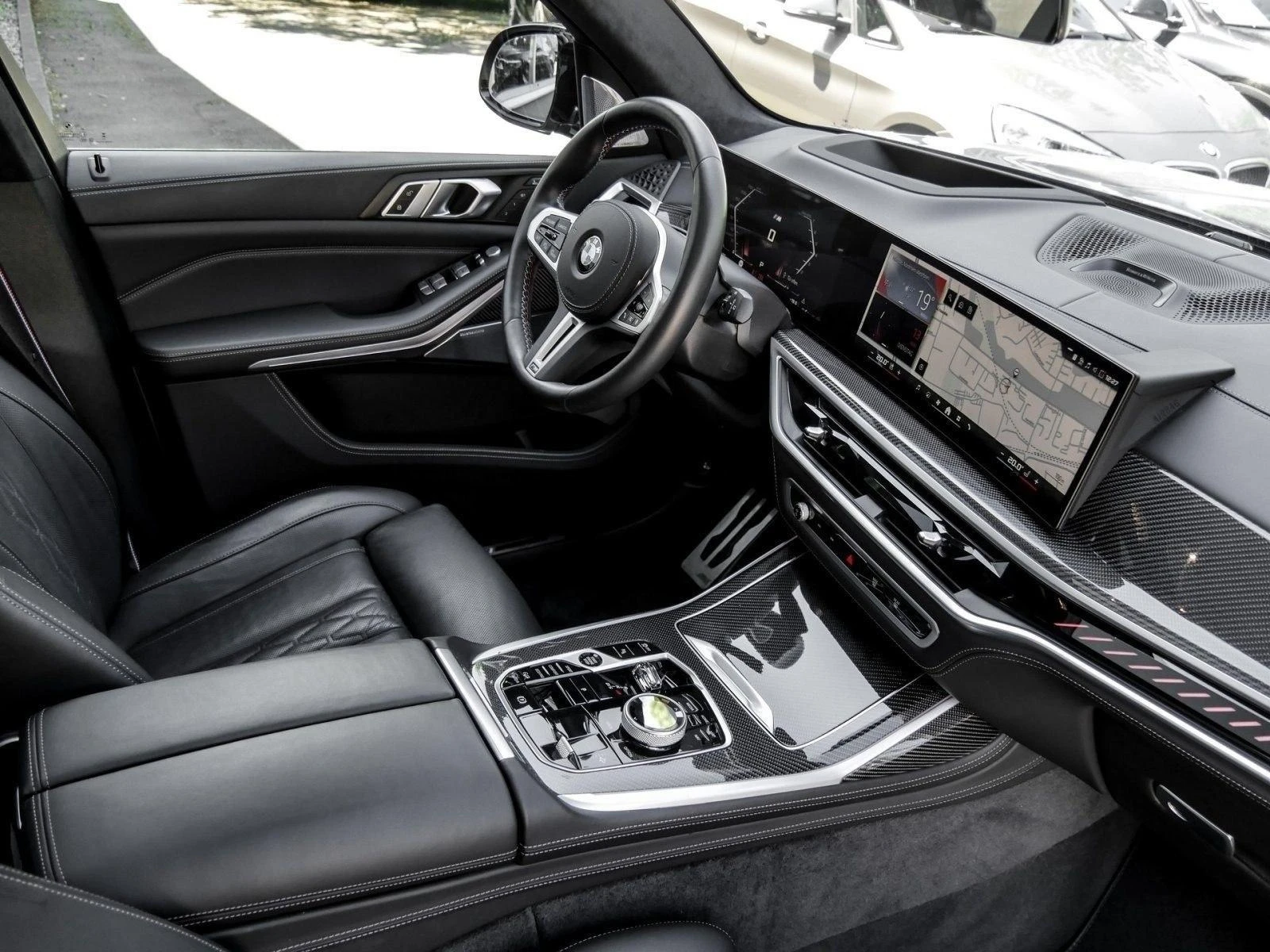 BMW X7 M60i CARBON B&W PANO HEAD UP 360  - изображение 10