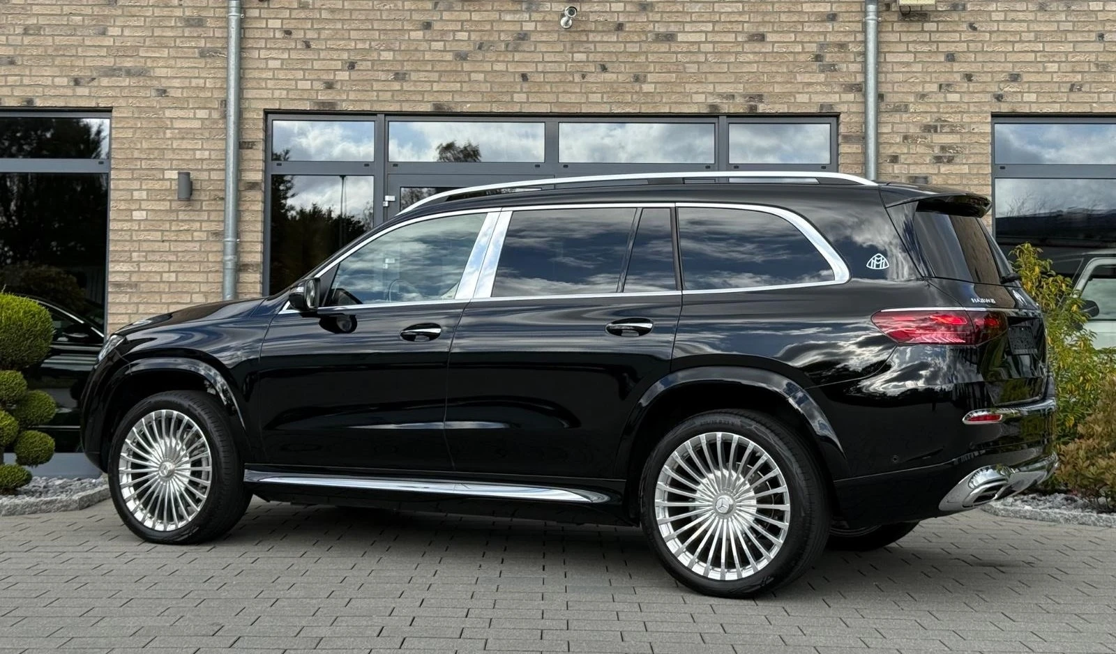 Mercedes-Benz GLS 600 MAYBACH 4-MATIC FIRST-CLASS - изображение 2