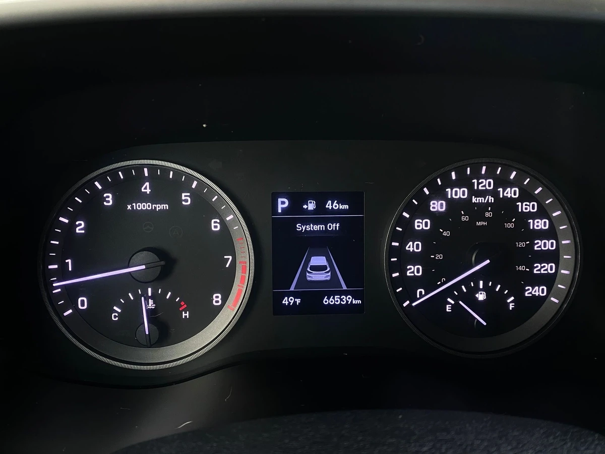 Hyundai Tucson AWD SE* ПОДГРЕВ* КАМЕРА* KEYLESS* 66k km, снимка 10 - Автомобили и джипове - 54648067