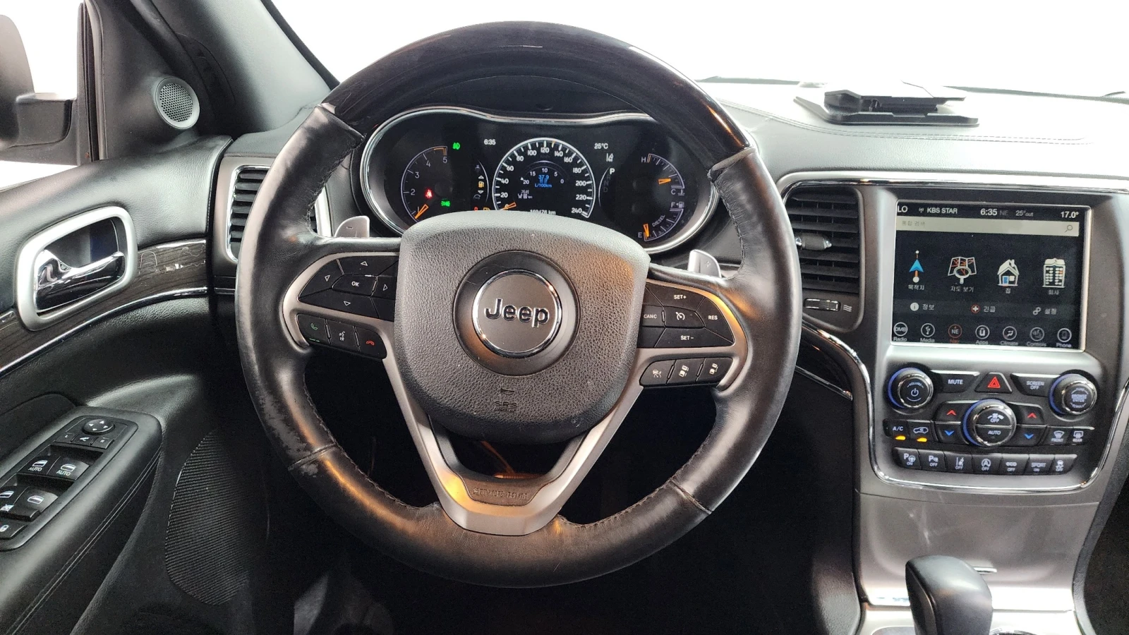 Jeep Grand cherokee 3.0* Disel* Overland* Navi* Camera, снимка 13 - Автомобили и джипове - 55284076