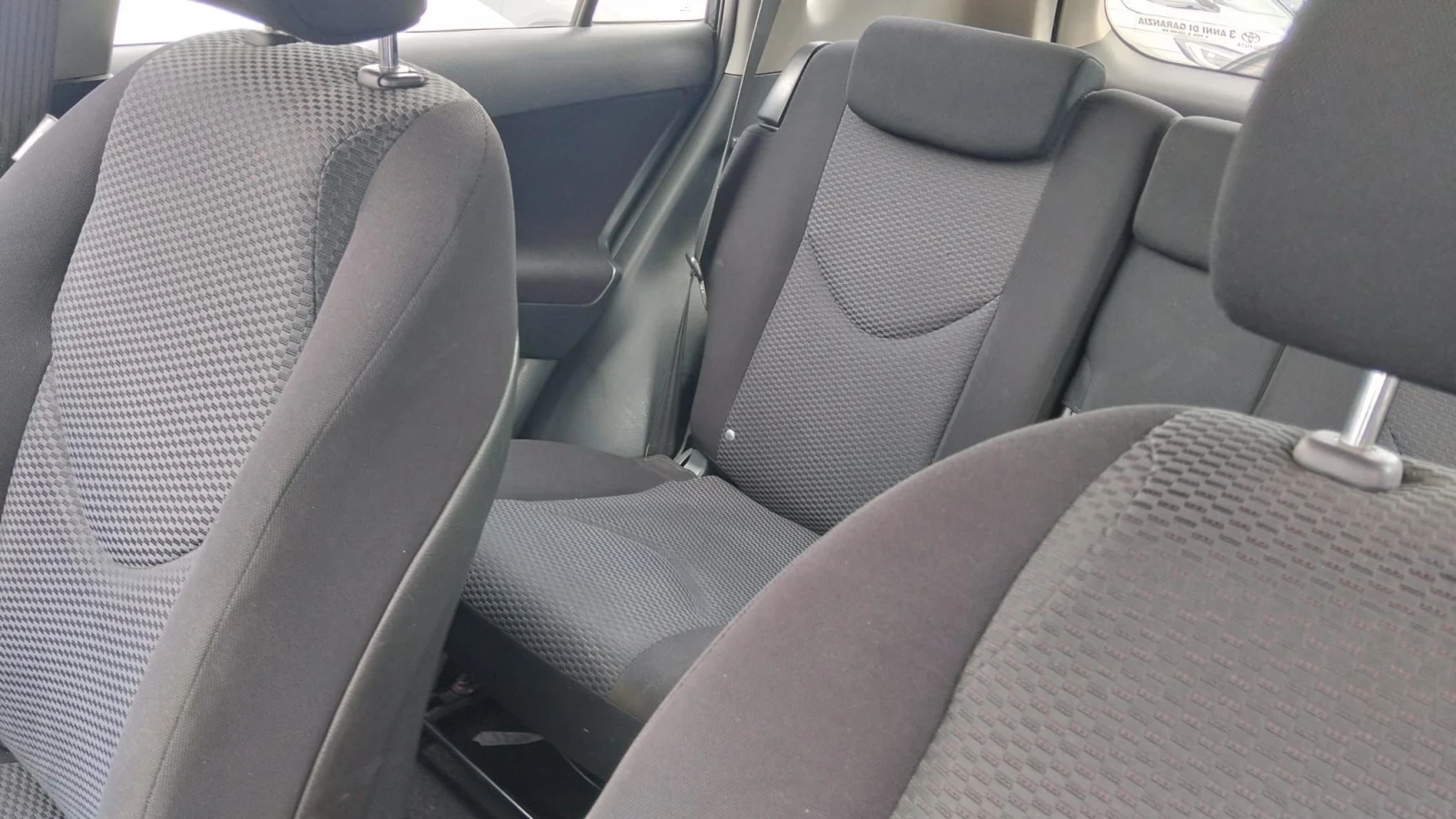 Toyota Rav4 2.2 d-4d 136kc 4х4, снимка 7 - Автомобили и джипове - 56170434