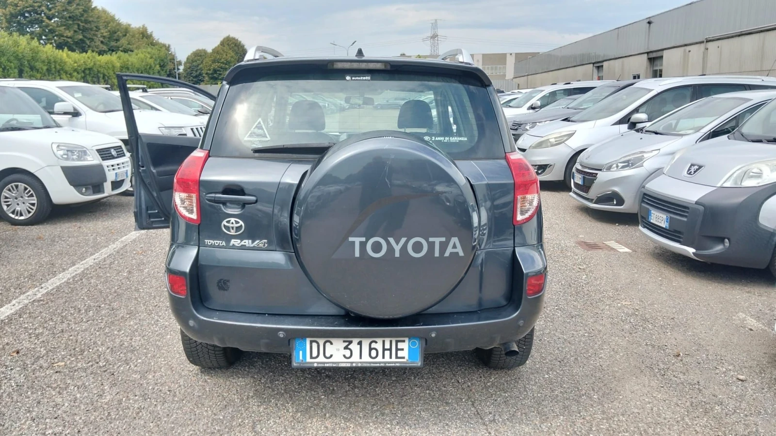 Toyota Rav4 2.2 d-4d 136kc 4х4, снимка 6 - Автомобили и джипове - 56170434