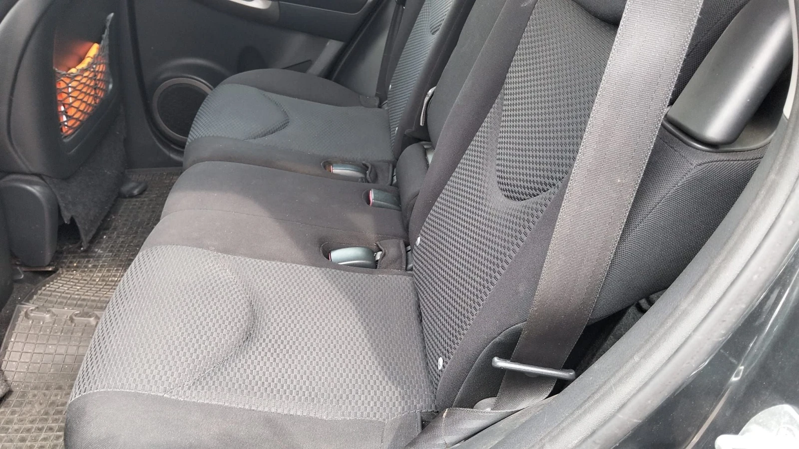 Toyota Rav4 2.2 d-4d 136kc 4х4, снимка 13 - Автомобили и джипове - 56170434