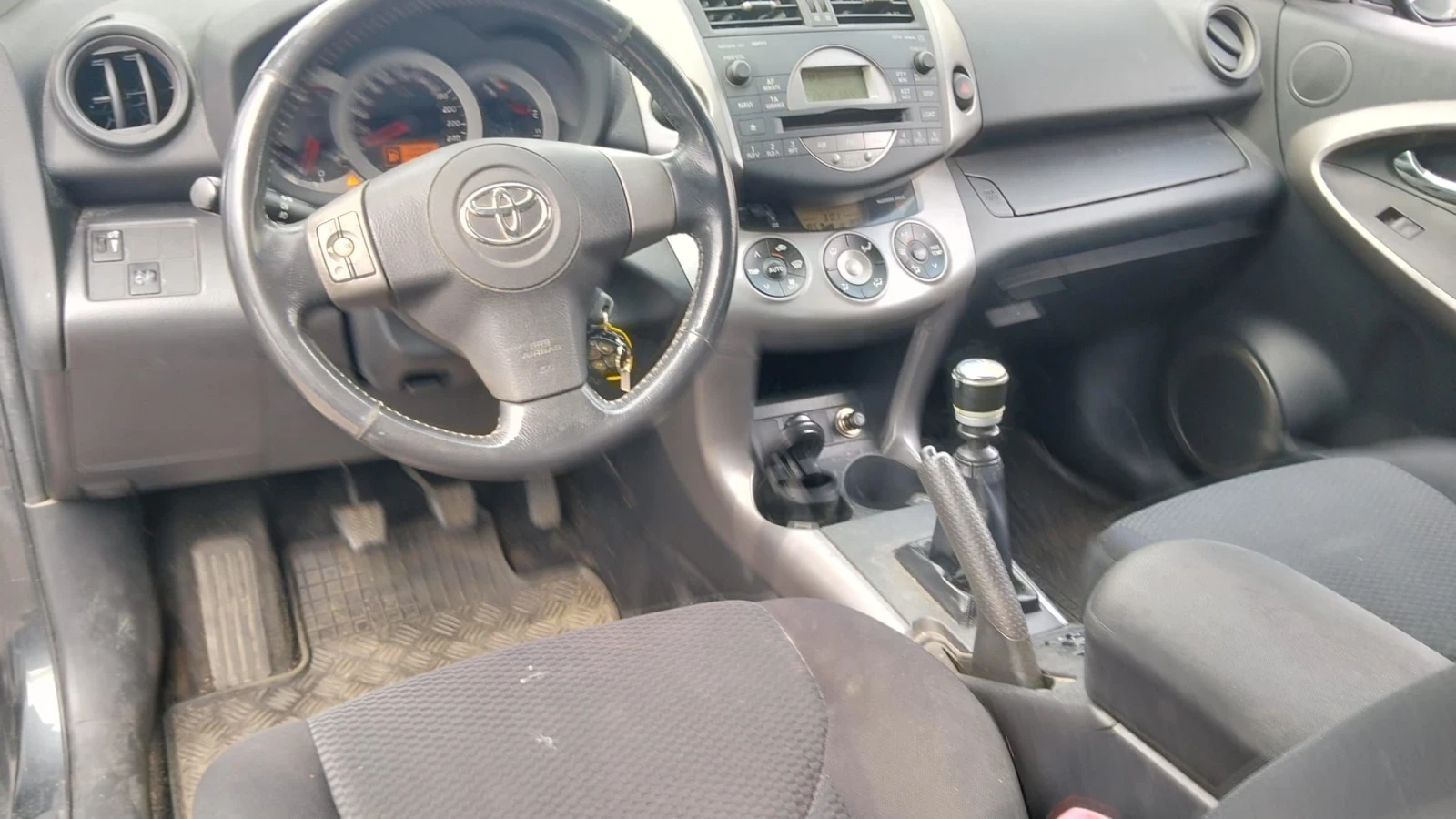 Toyota Rav4 2.2 d-4d 136kc 4х4, снимка 9 - Автомобили и джипове - 56170434