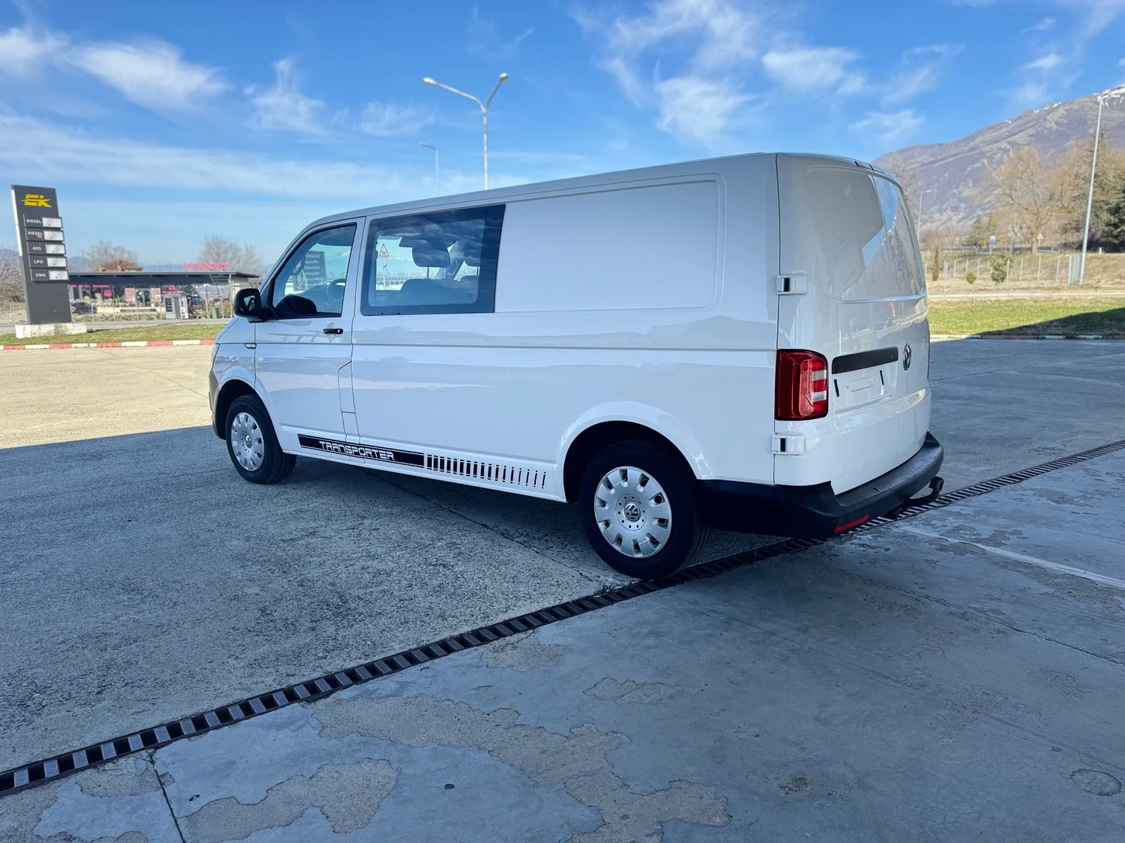 VW Transporter 2.0TDI 6 Местен - изображение 6