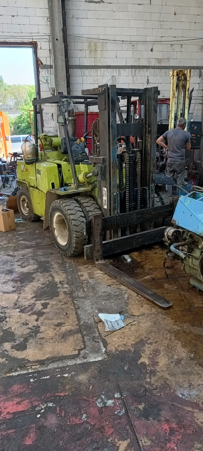 Мотокар Clark, снимка 3 - Индустриална техника - 53249737