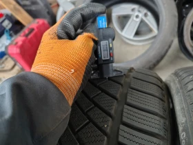 Гуми Зимни 235/40R19, снимка 5