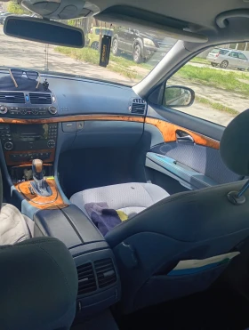 Mercedes-Benz E 320, снимка 8