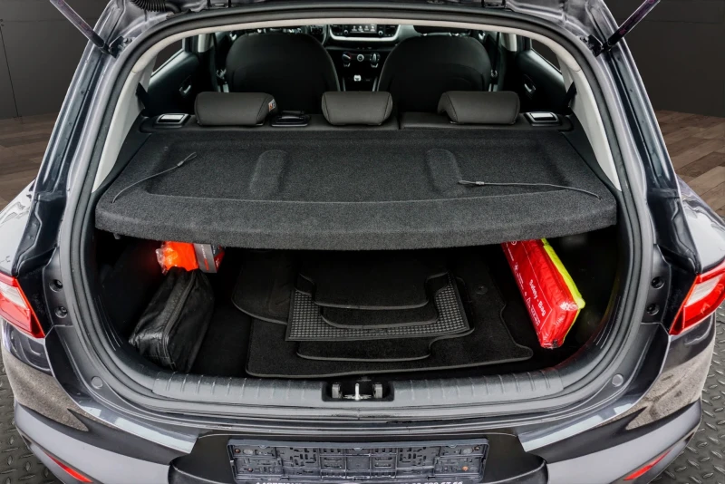 Kia Stonic 1.4i GPL STYLE DESIGN PACK, снимка 14 - Автомобили и джипове - 37775559