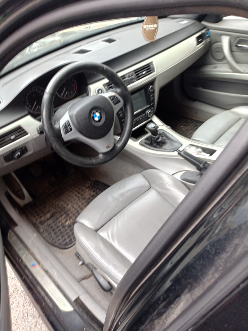 BMW 320, снимка 12 - Автомобили и джипове - 46441201