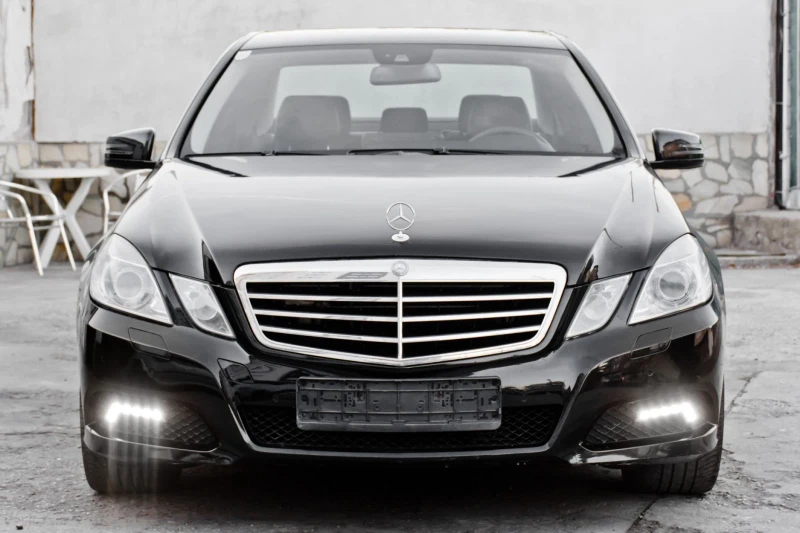 Mercedes-Benz E 350 CDI-AVANTGARDE-ПОДГРЕВ-NAVI-FULL LED-TOP, снимка 2 - Автомобили и джипове - 47932136