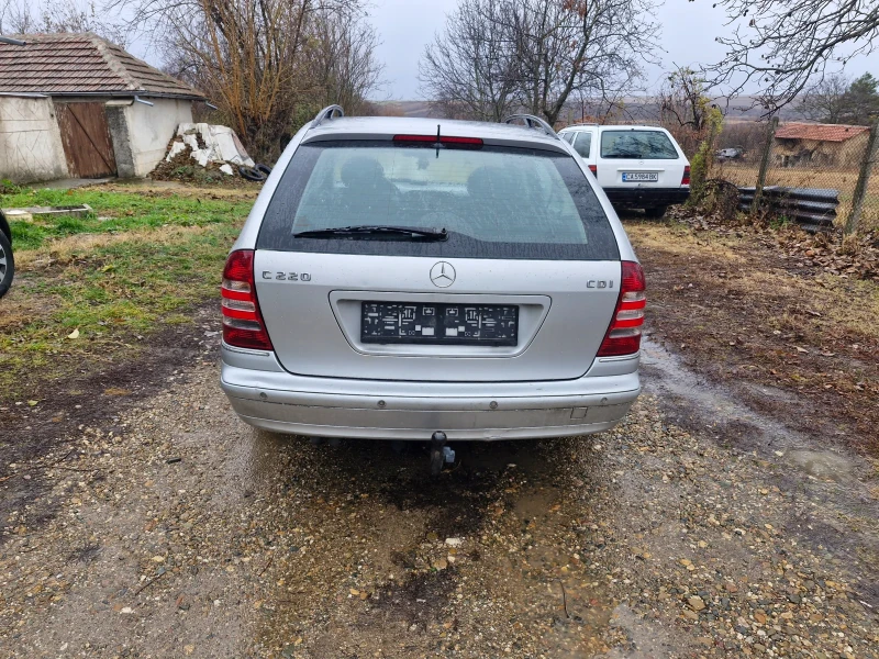 Mercedes-Benz C 220 CDI, снимка 5 - Автомобили и джипове - 48235963