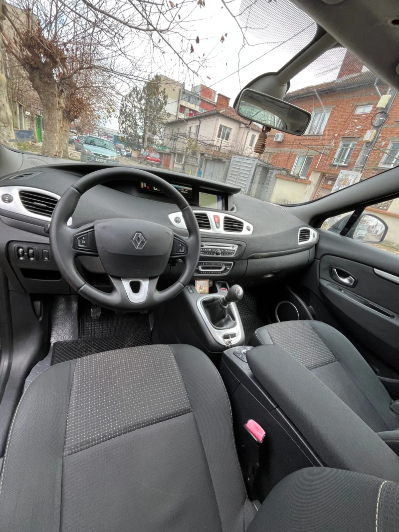 Renault Scenic DCI, снимка 11 - Автомобили и джипове - 48372113