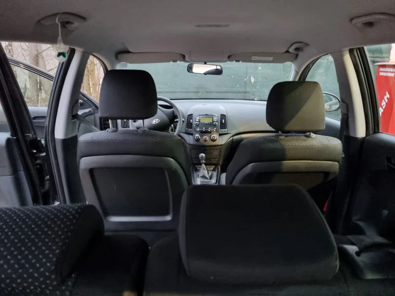 Hyundai I30 SW, снимка 8 - Автомобили и джипове - 52347075