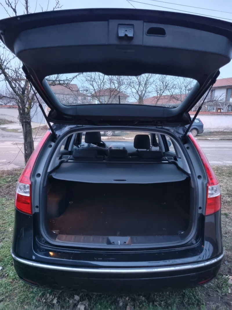 Hyundai I30 SW, снимка 11 - Автомобили и джипове - 52347075