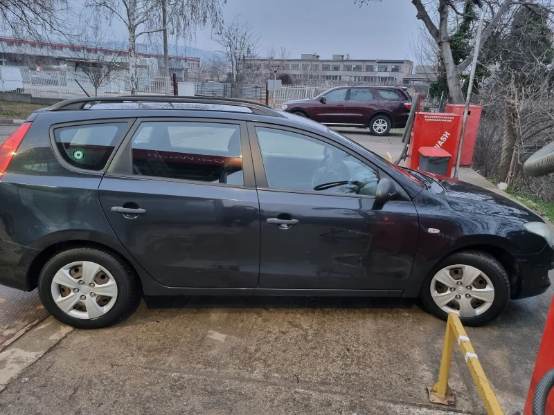 Hyundai I30 SW, снимка 10 - Автомобили и джипове - 52347075