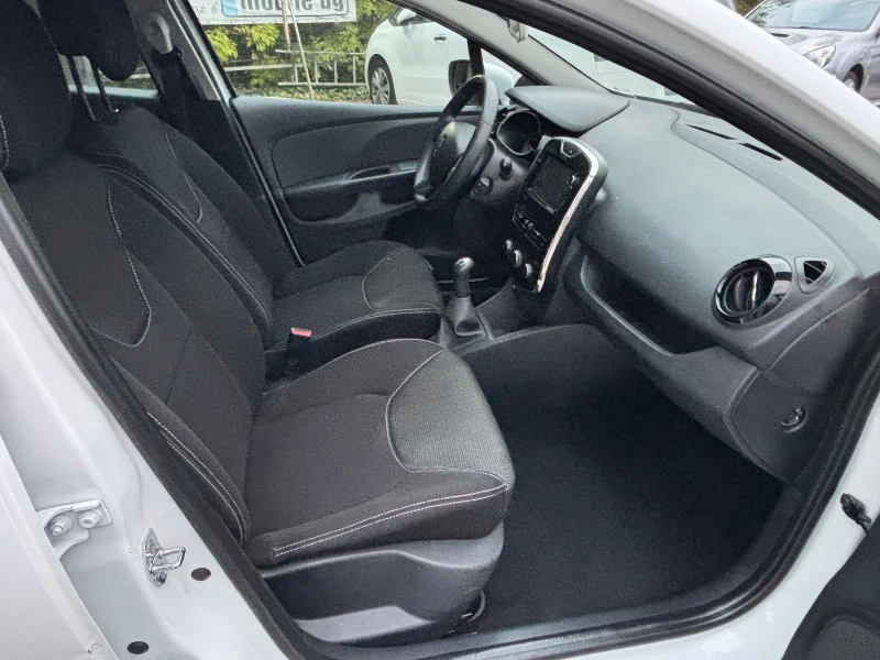 Renault Clio 1.5 DCI, снимка 9 - Автомобили и джипове - 52033224